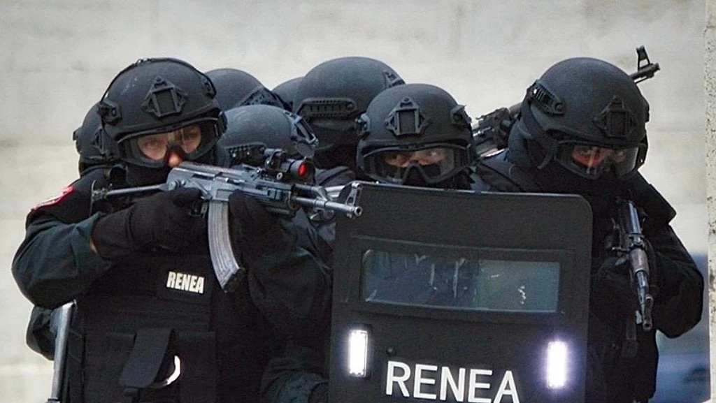 «Άρωμα» προβοκάτσιας από τους Αλβανούς: «Οι Έλληνες ψάχνουν τα ονόματα των μελών της RENEA που πυροβόλησαν τον Κατσίφα» – «Κινδυνεύει η ζωή τους»